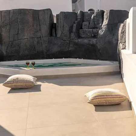 Stardust Kamari (Santorini)